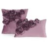 Poszewka Flores 1 ciemnoróżowa 30 X 50 CM – welwetowa z aplikacją róży