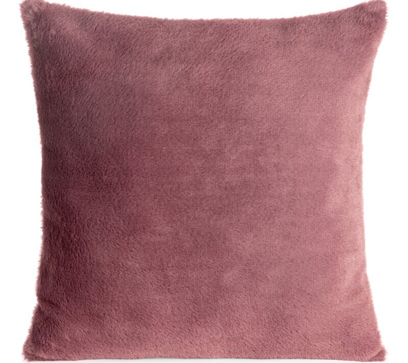 Poszewka futrzana Nina burgundowa 45 X 45 CM – miękka i przytulna