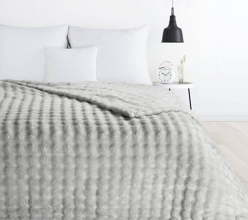 Koc flano D91 Nela srebrny 200 X 220 cm – miękki i puszysty
